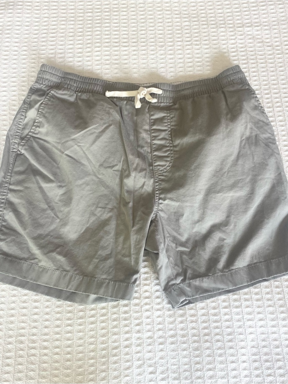 J. Crew factory grey 6" lightweight stretch dock short size Large